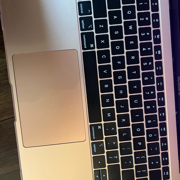 MacBook Air - Picture 3 of 5